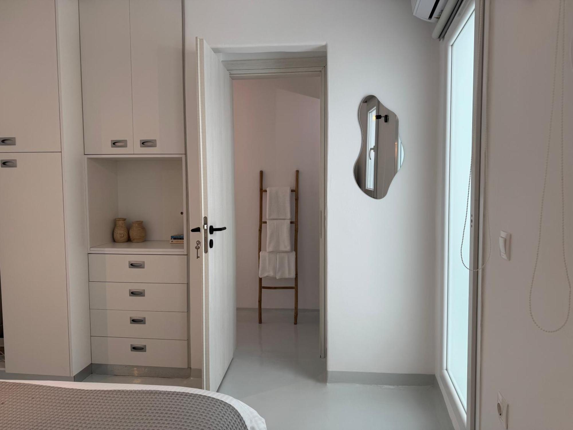 Entropia Myconian Apartment